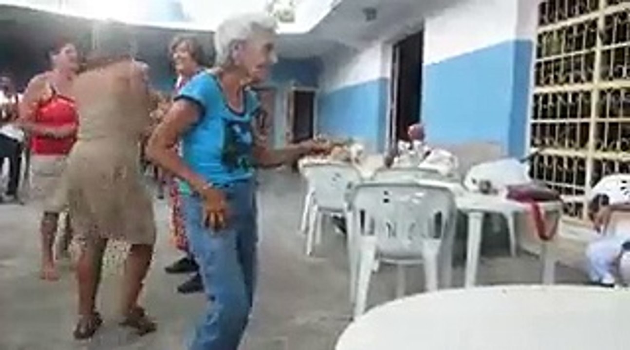 Hilarious 70-Year-Old Woman Dancing with Style! 💃