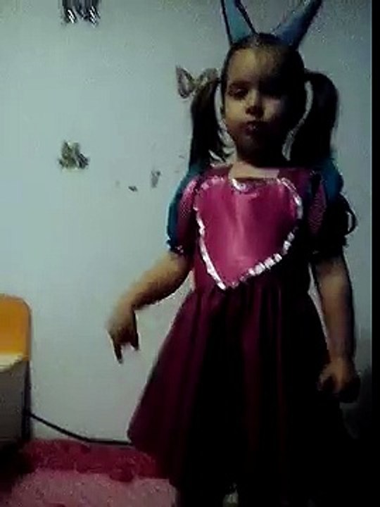 Am o casuta mica mini fetita zurli