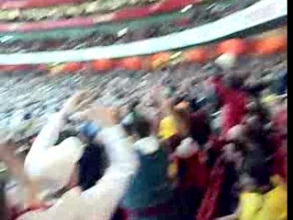 Arsenal fans vs Man City fans 2