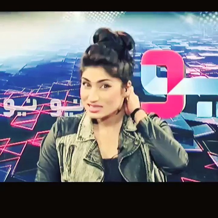 Qandeel Baloch in TV Program Ajeeb Sa