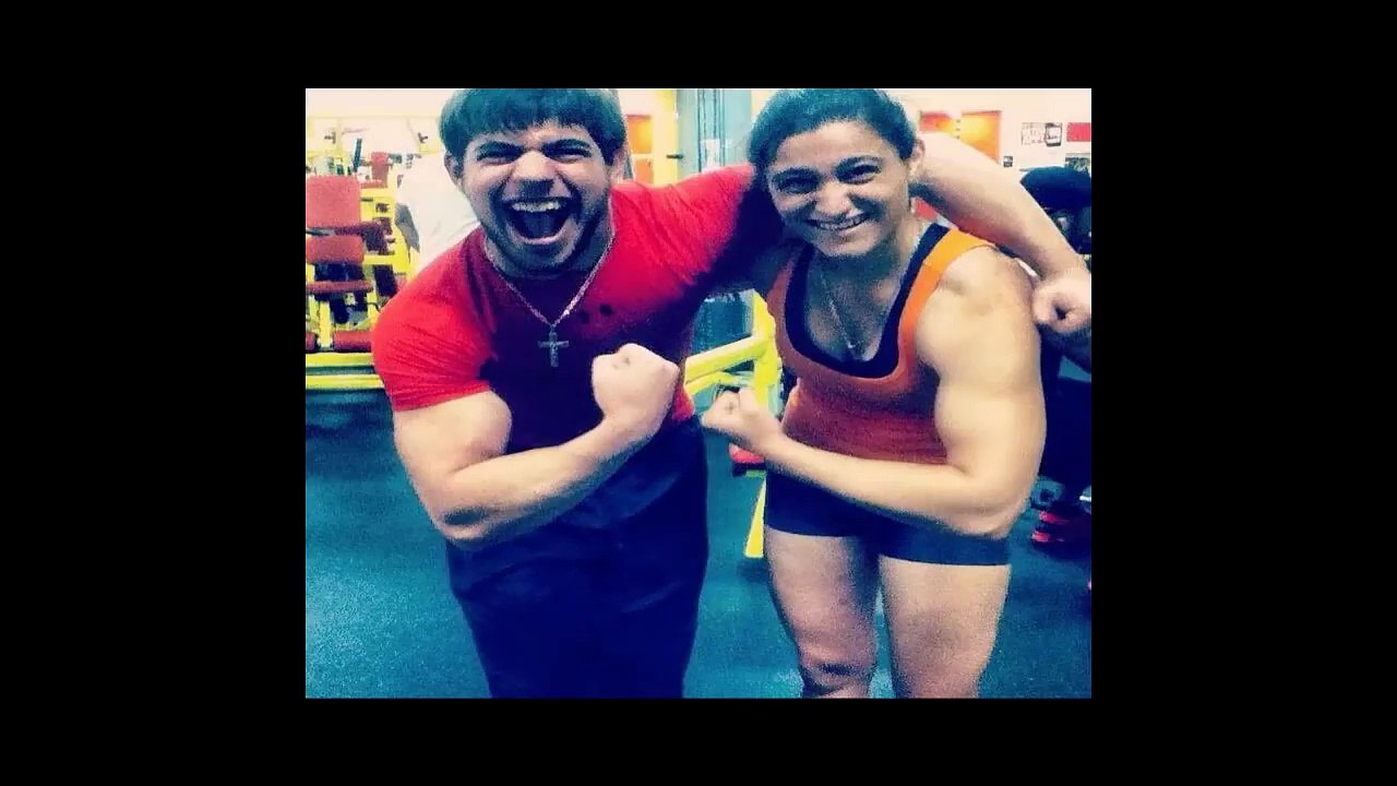 17 Year Old Female Bodybuilding! 1 Year Transformation!