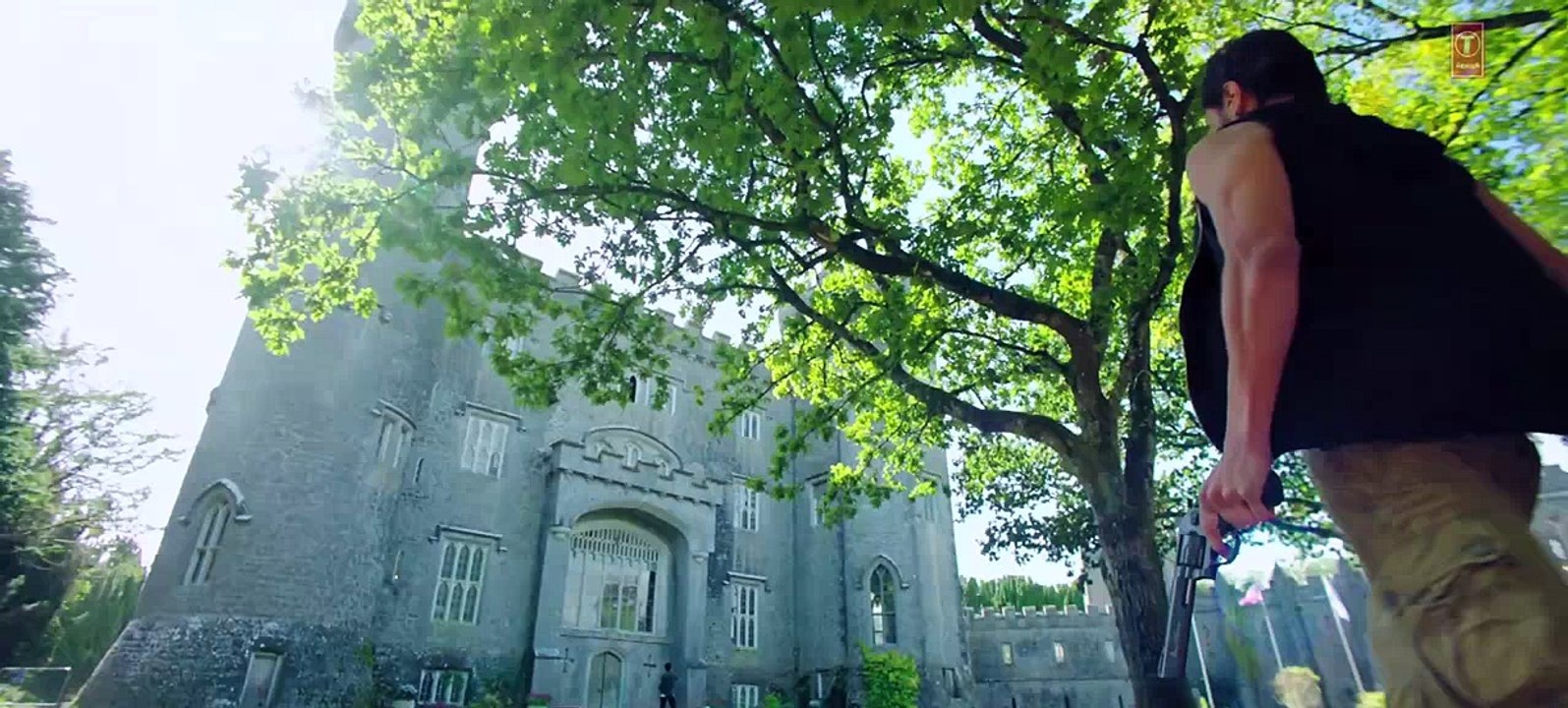 Adhuri Zindagi Full Video Song - Teraa Surroor - HD