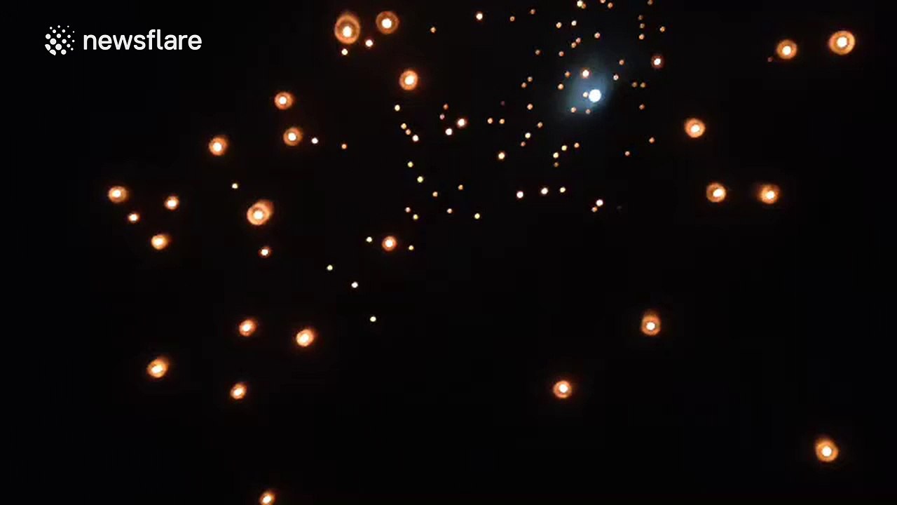 5,000 lanterns released on Buddhist Festival in Indonesia