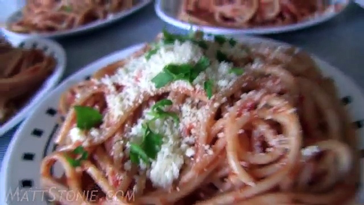 6 Plates of Spaghetti Eaten in 1 Minute