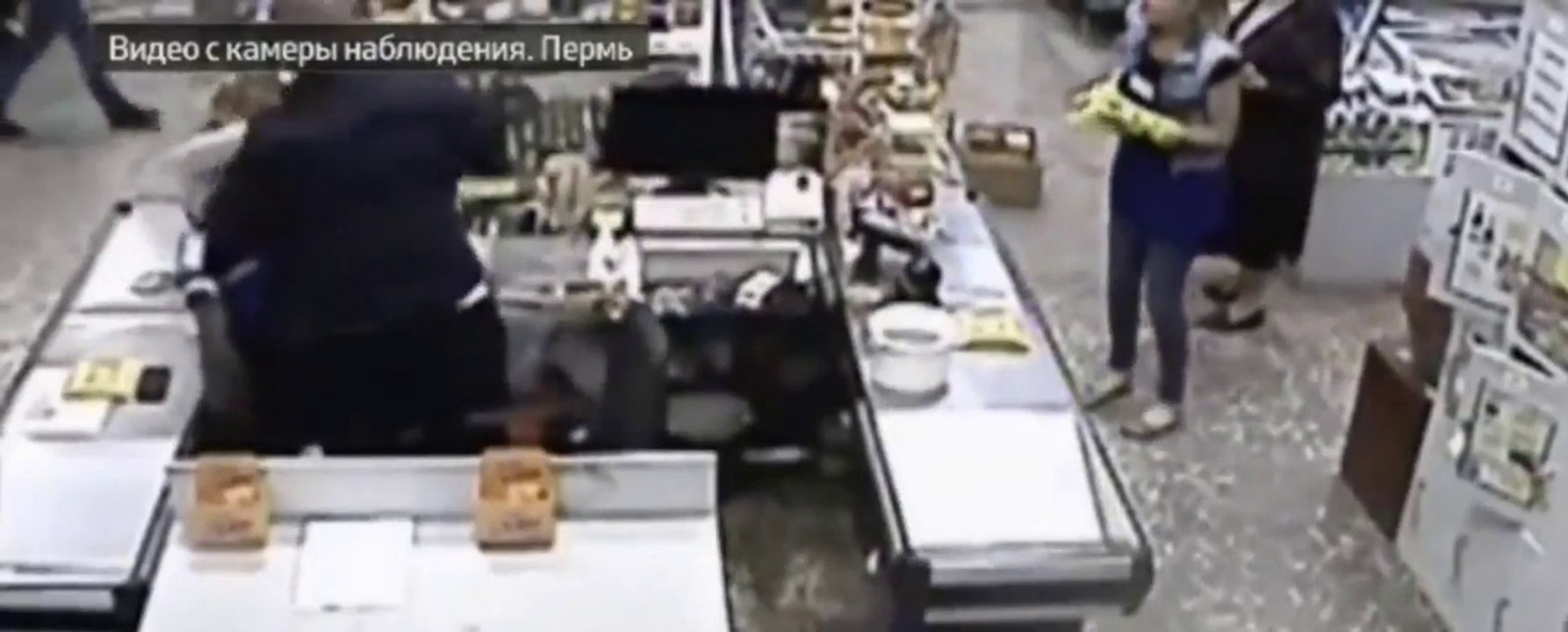 Мордор 21 века: в российском магазине 3 часа избивали продавца