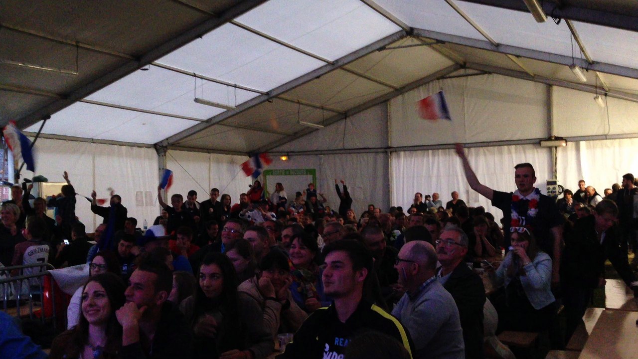 Vivez l'Atmosphère de Victoire à Obrechies lors du Quart de Finale Euro 2016 🇫🇷
