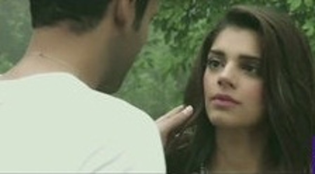 Yaari - Full Song from Bachaana - Sanam Saeed - Mohib Mirza