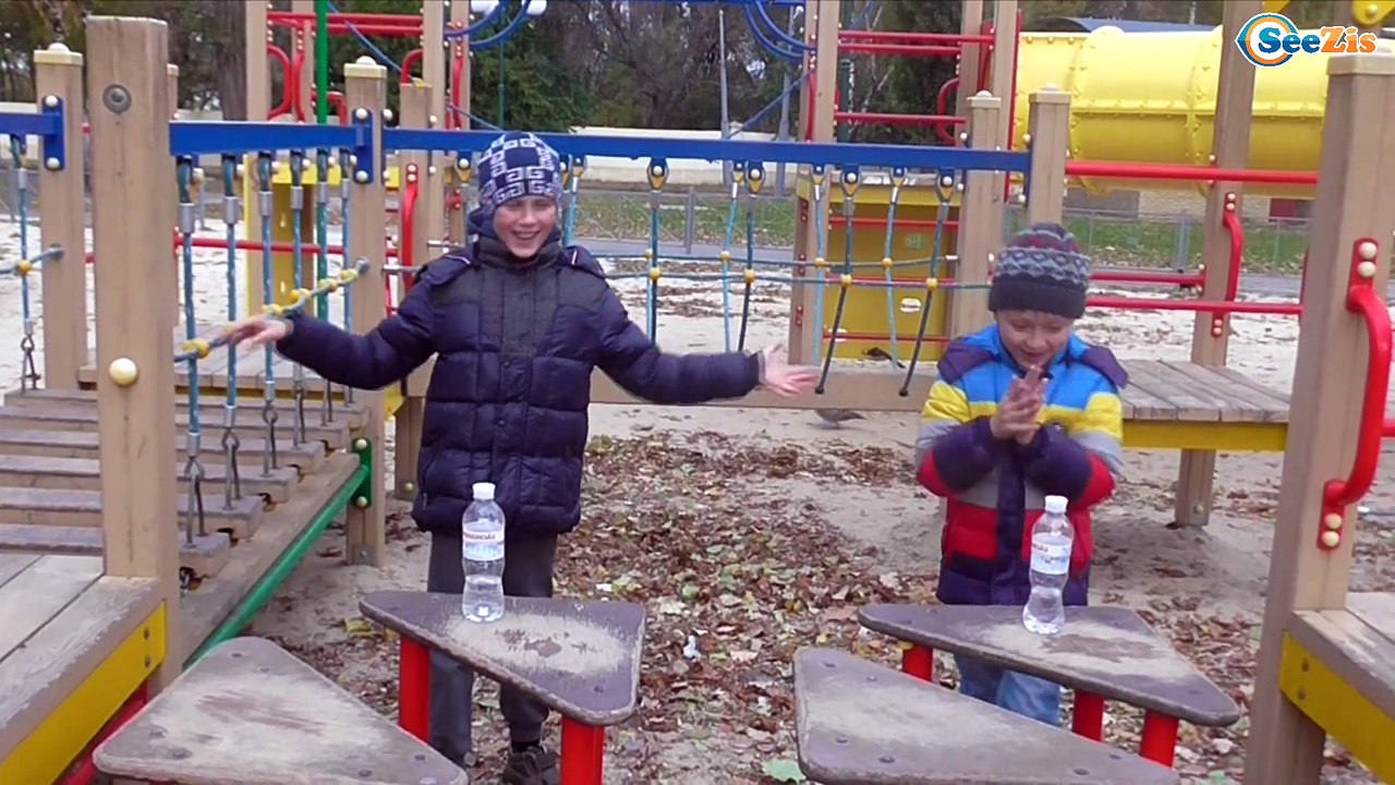 ЧЕЛЛЕНДЖ БУТЫЛКА ВОДЫ Игорек и Богдан Развлечение для детей Bottle Flip Challenge