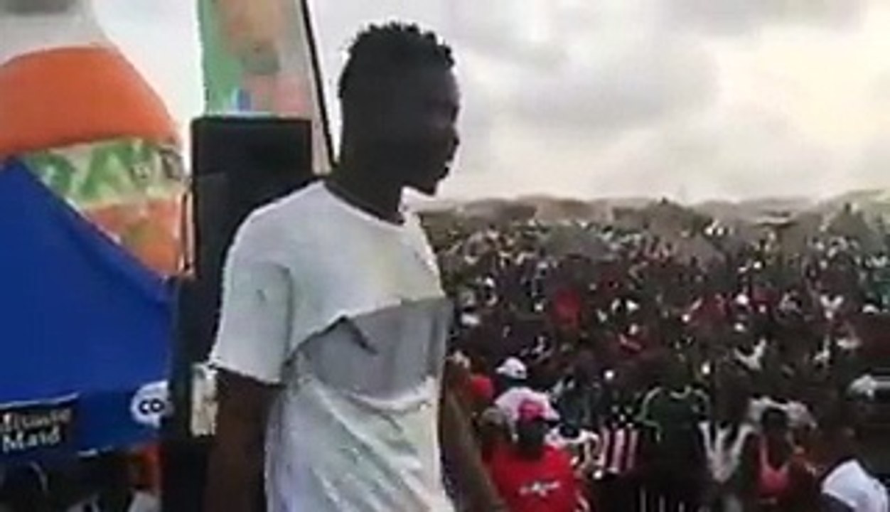 Dip Doundou Guiss  à la plage de Yoff