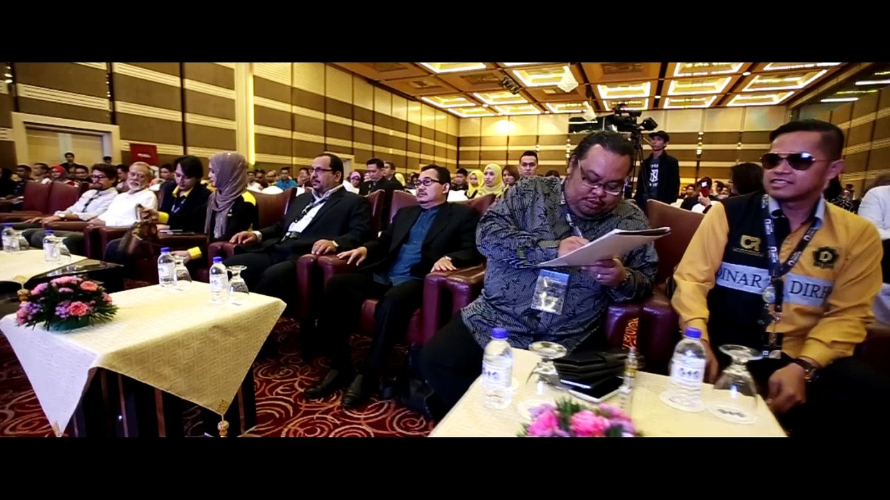 THE FUTURE AND BLOCKCHAIN TECHNOLOGY by DINARDIRHAM