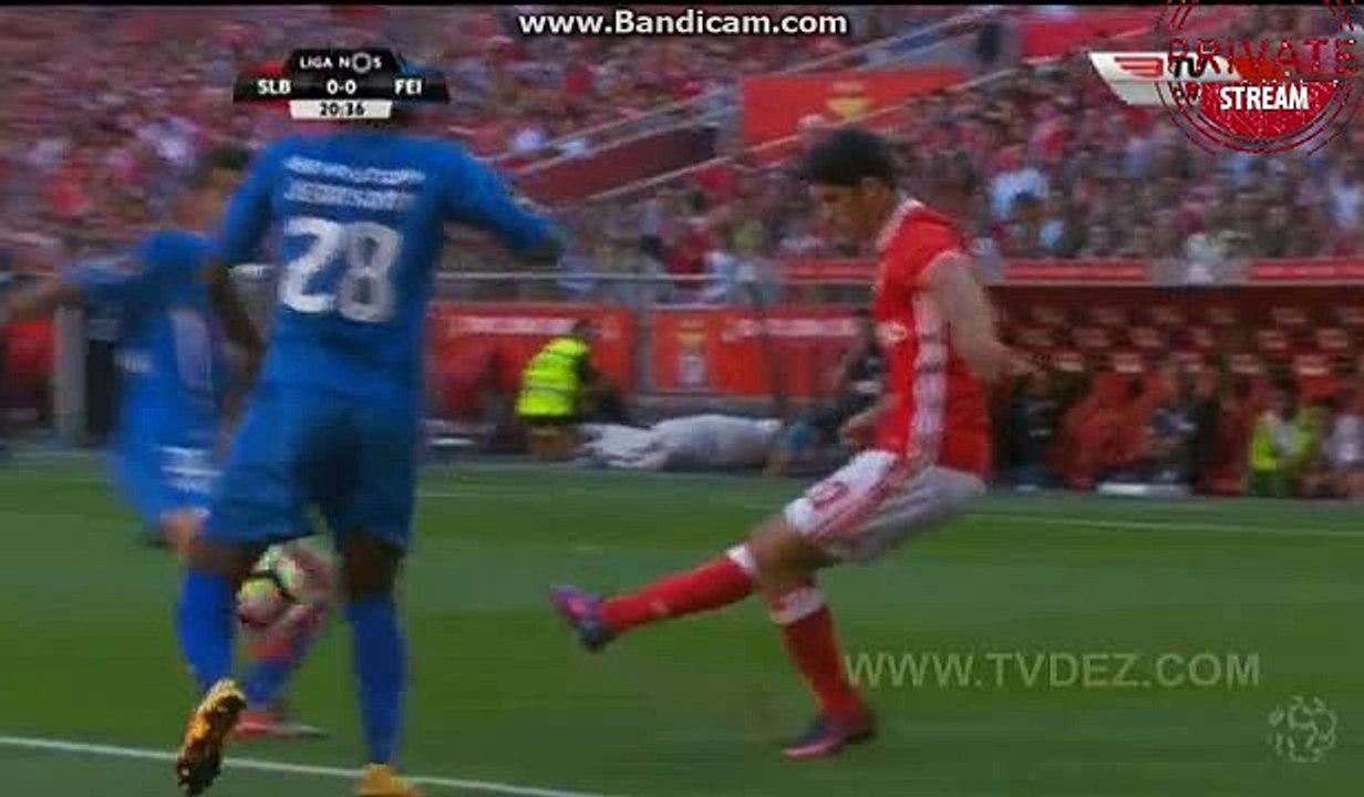 mão jogador feirense!