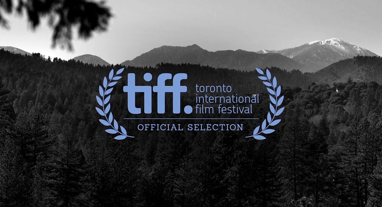 Blue Jay (2016): High School Sweethearts Reunite