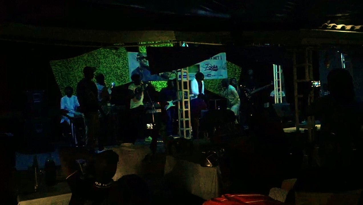 Carlou d au concert de Zoula