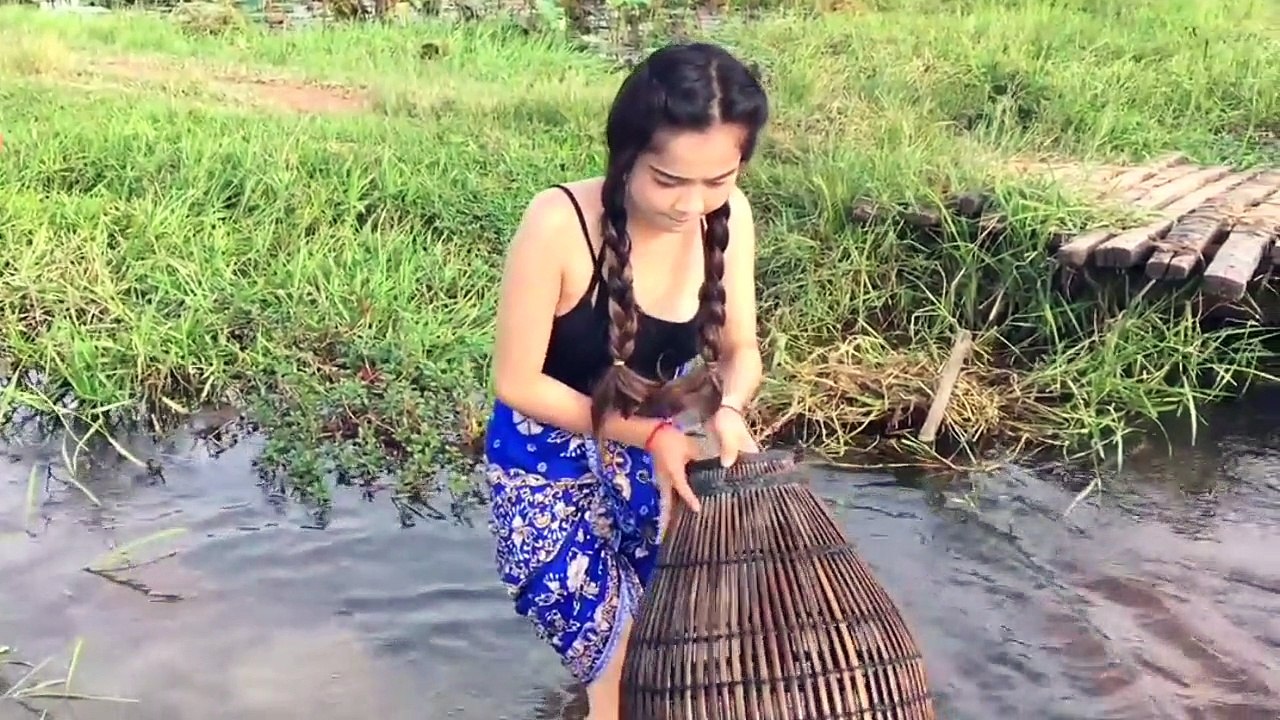 Beautiful Girl Fishing | Fishing In Cambodia | Khmer Fishing