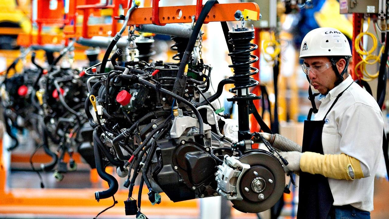 Mexico faces battle over auto industry