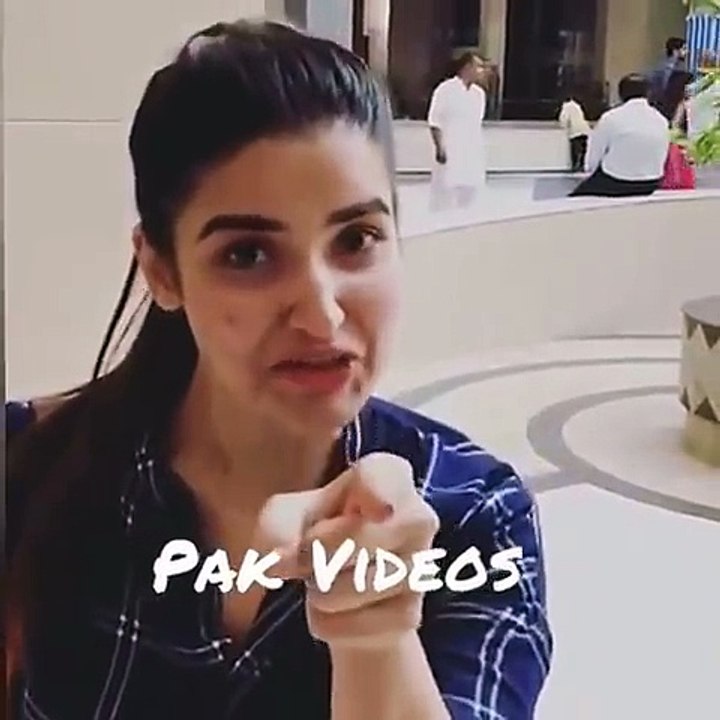 hareem farooq proposed a man in public