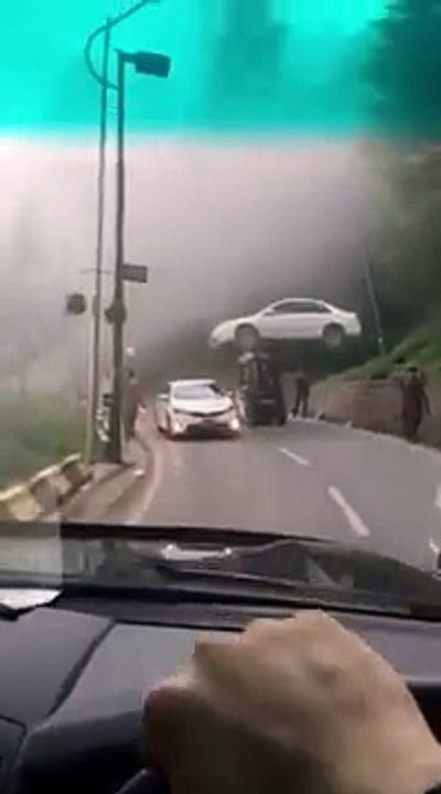 Nawaz Sharif's Protocol in Murree-19XFi36x7OE