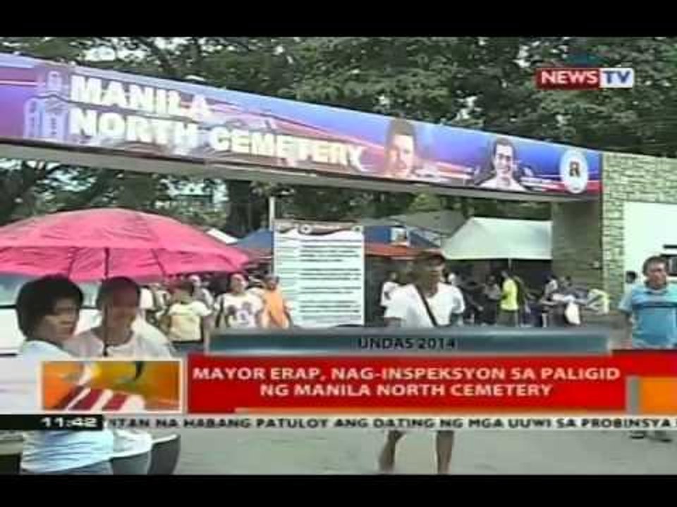 Manila Mayor Joseph Estrada, binisita ang puntod ng kaibigang si Fernando Poe, Jr.