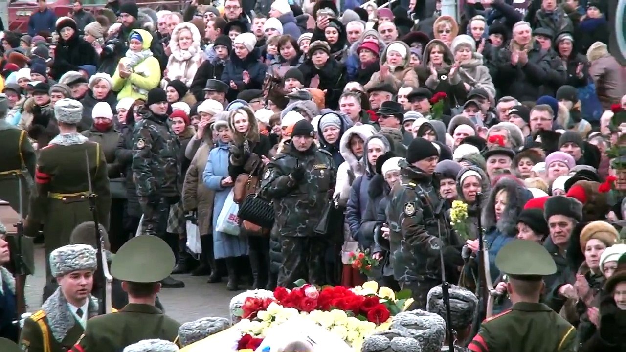 ЛЮБИМЫЙ НАРОДОМ ХИТ НА ПОХОРОНАХ НАРОДНОГО АРТИСТА