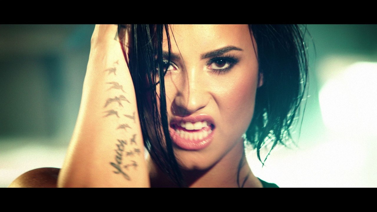 Demi Lovato - Confident