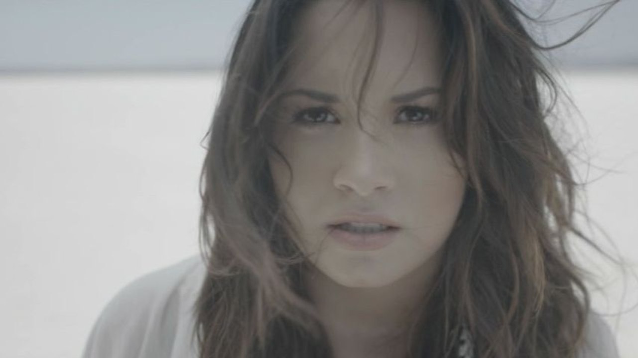 Demi Lovato - Skyscraper