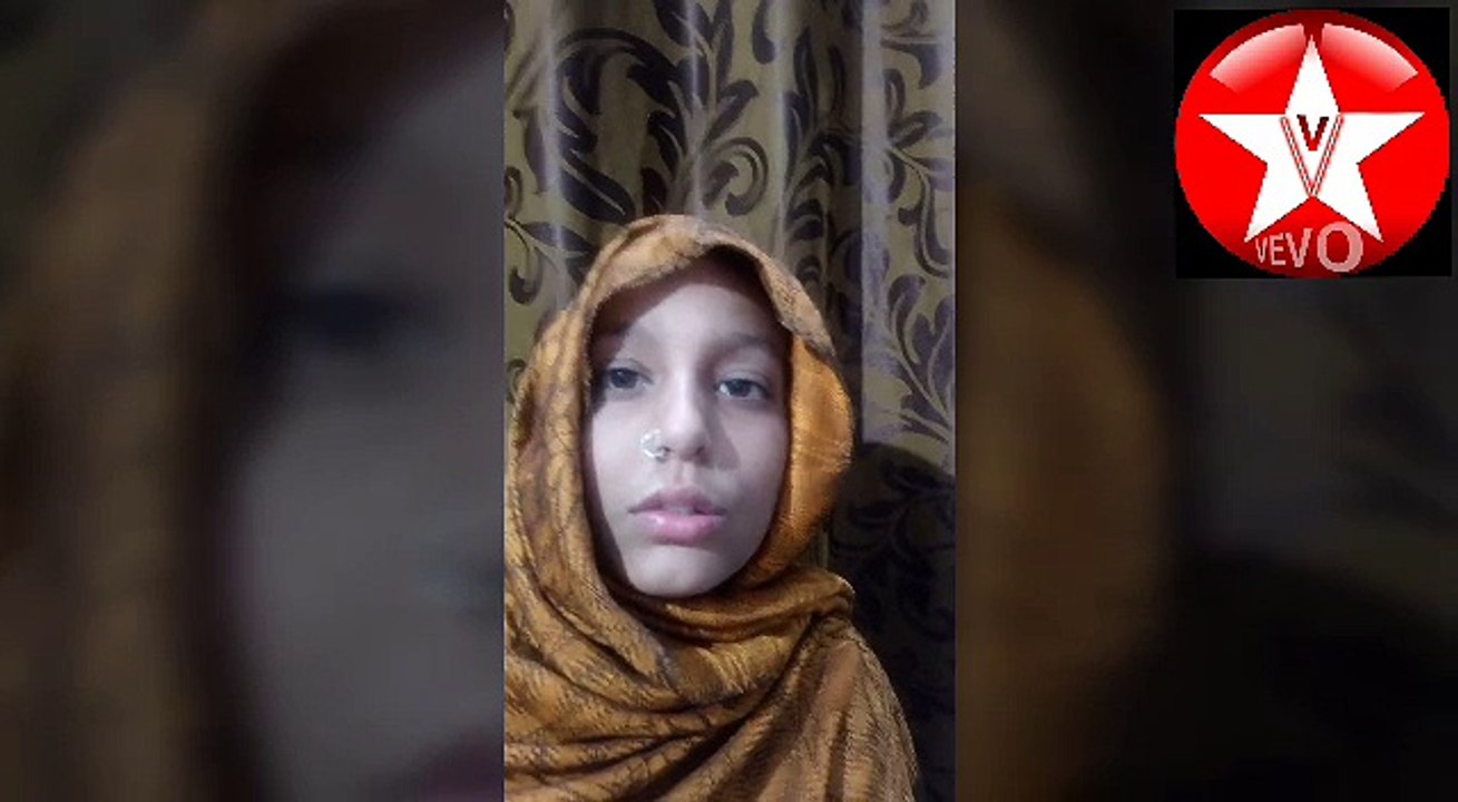 टांगो के बीच में ऐसा क्या देखा? 🚶‍♂️ अनोखा अनुभव देखें