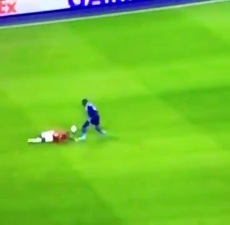 Paul Pogba Funny Slapstick vs Anderlecht!