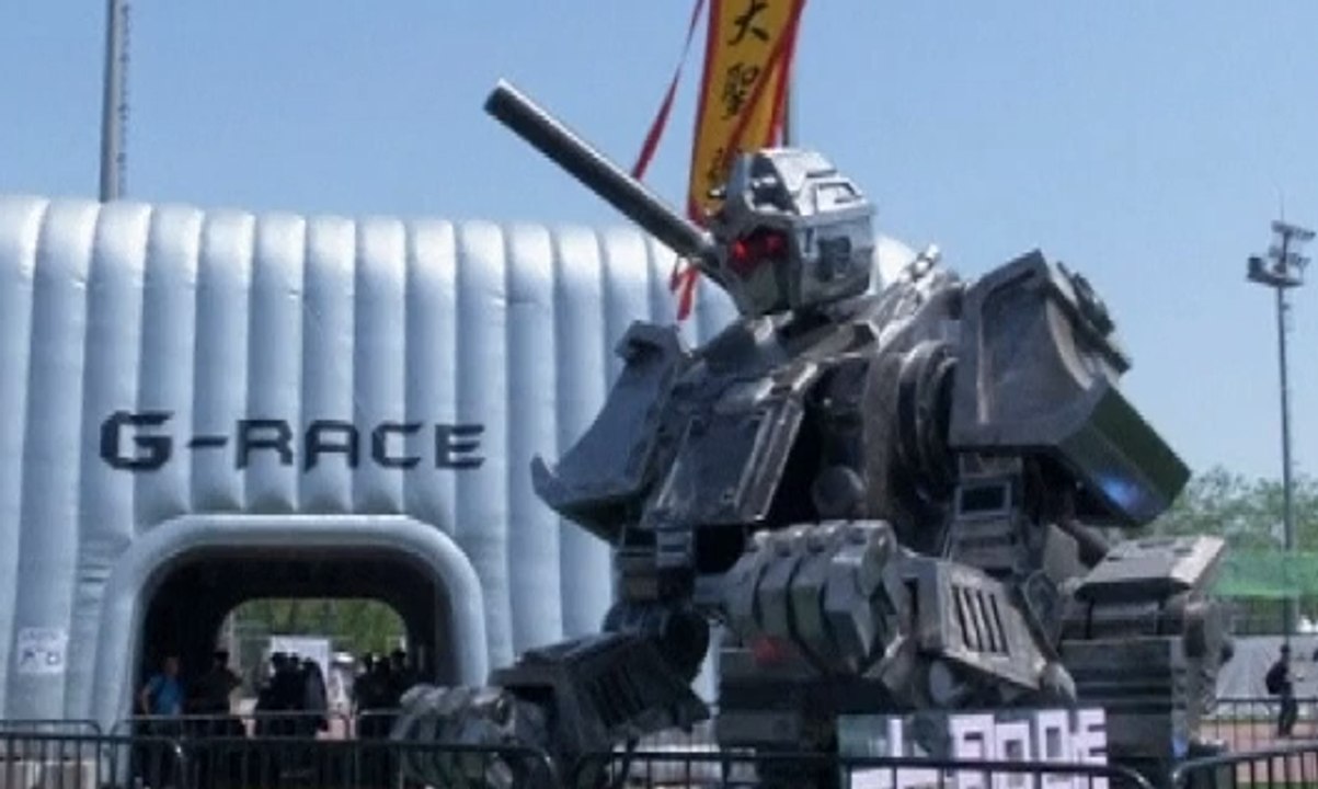 Tiongkok Perkenalkan Robot Gladiator Terbaru