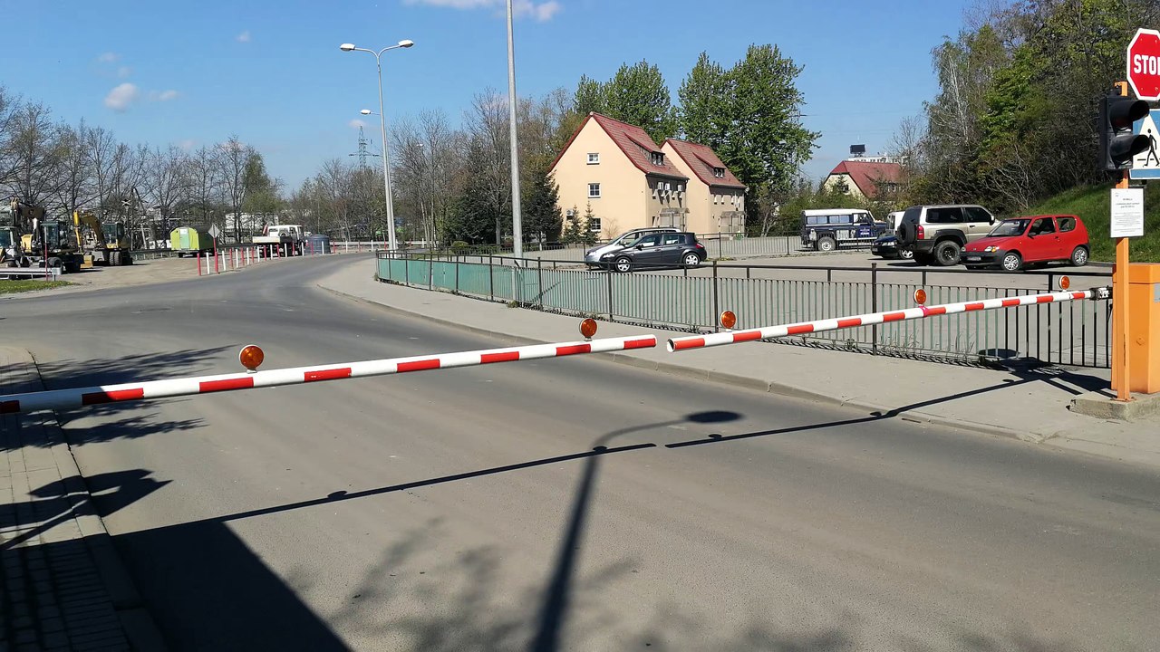 Experience Stunning 4K Clarity 📺