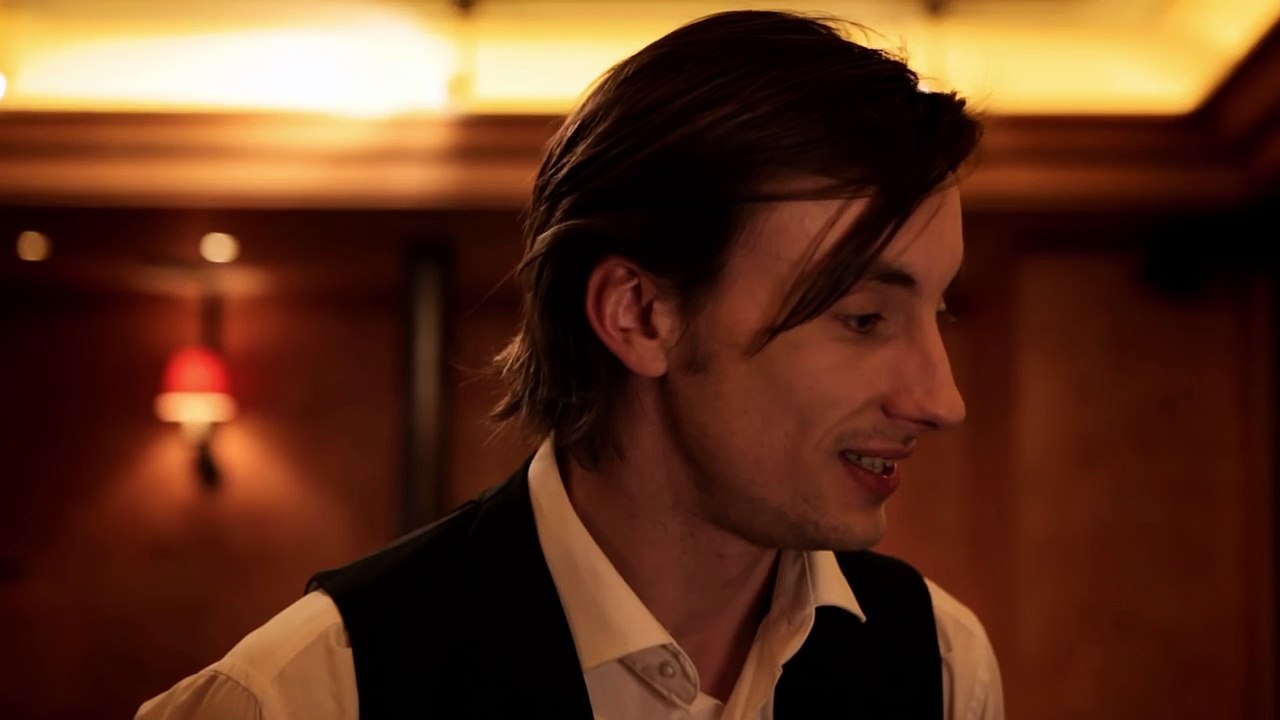 Le Serveur | The Waiter (Greg Romano)