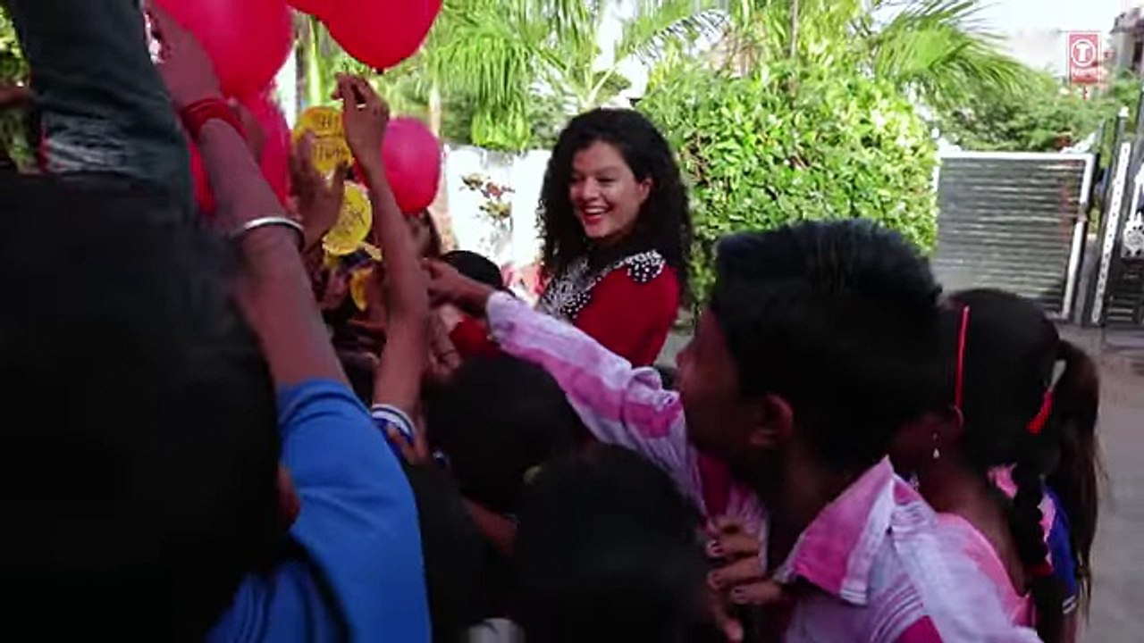 Khushi Waali Khushi - Palak Muchhal - Palash Muchhal - Shantanu Moitra