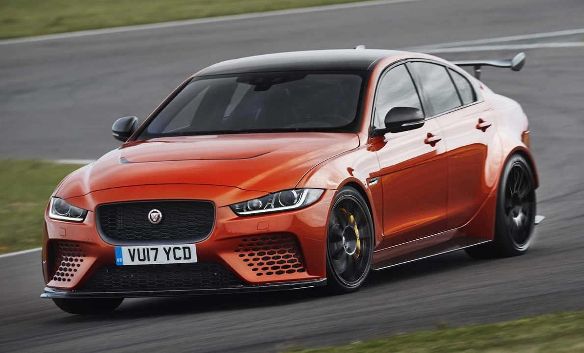 2018 JAGUAR XE SV PROJECT 8 VS Subaru WRX