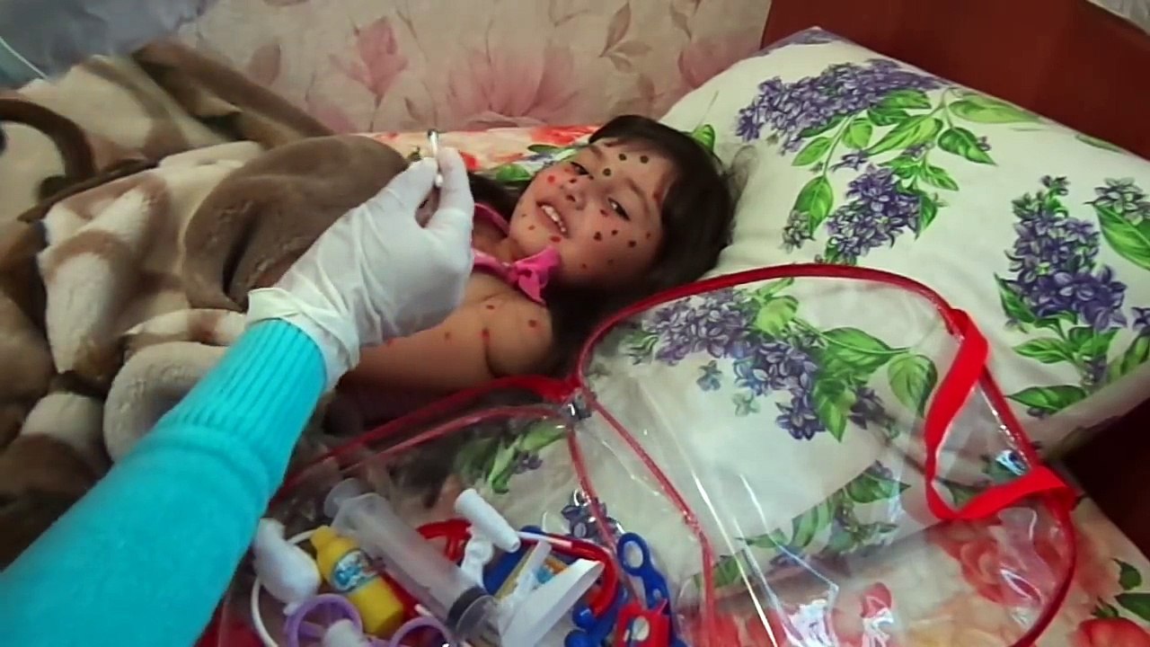 Играем в доктора У Амины Ветрянка Делаем настоящий укол против Ветрянки Видео для детей Ка