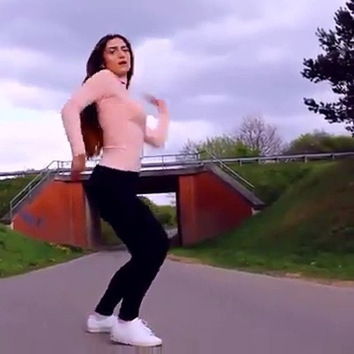 Amazing Mast Mast Hindi Song Dance