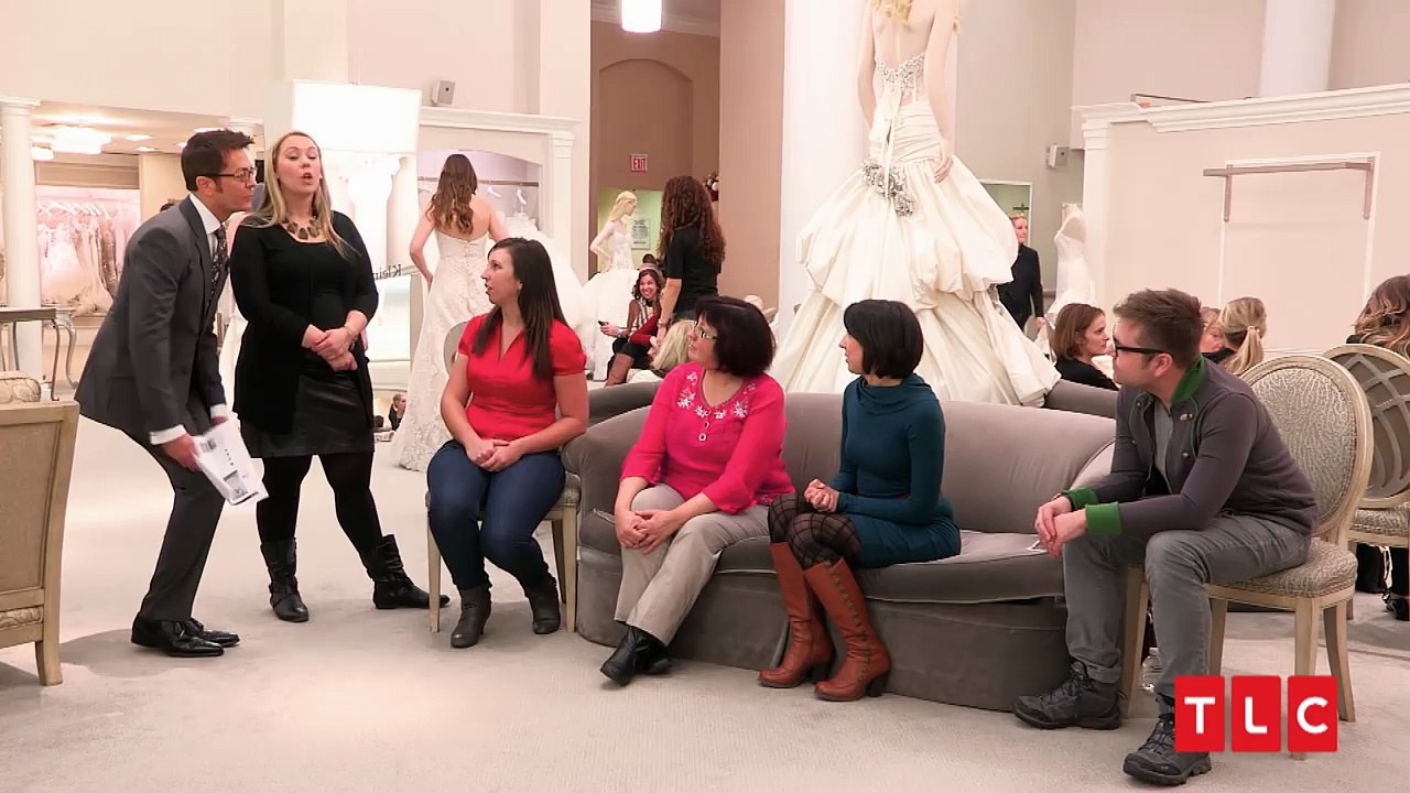 Say Yes To The Dress: Elegant Yet Sexy Wedding Gown