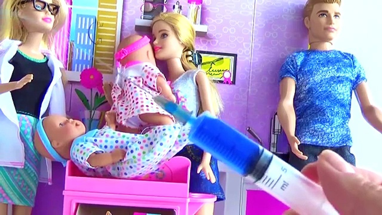 Barbie Baby Doll TWINS born after Barbie & Ken Wedding - baby doll bathtime & feed