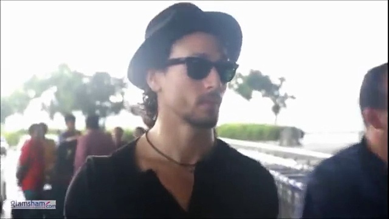 137.Tiger Shroff clicks selfies with Fans