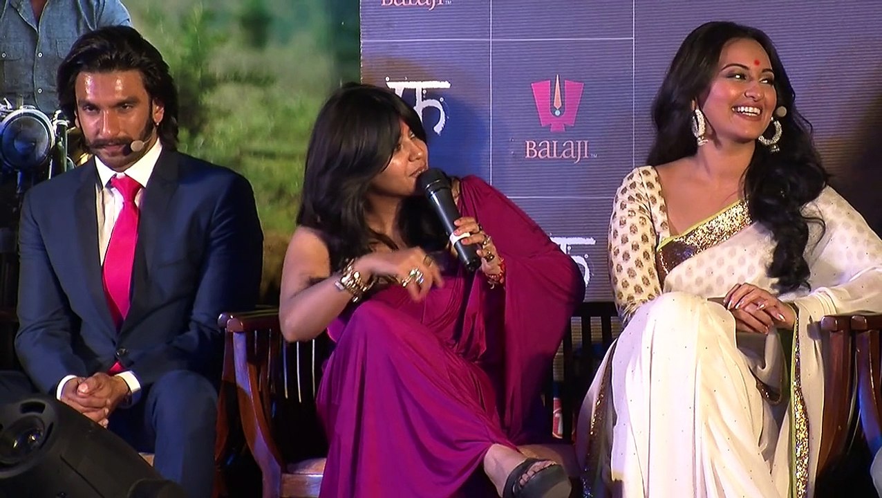 Kareena Kapoor Emraan Hashmi MOST ROMANTIC Scene EVER!