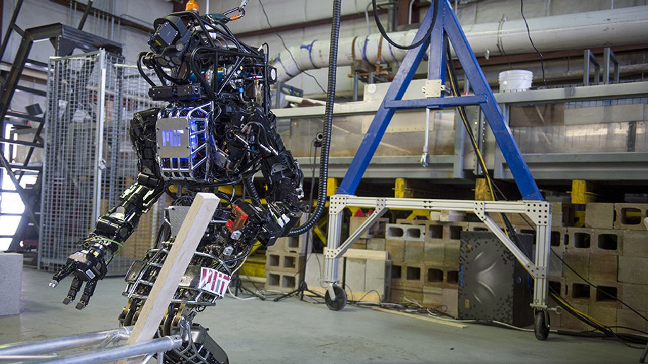 Робот из Сколково научился делать сальто (бета-версия)