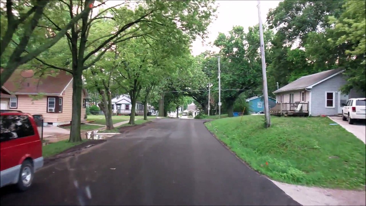 HOODS OF DES MOINES IOWA