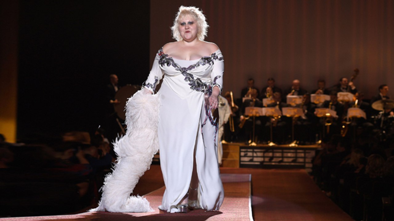 مارك جايكوبز يستعين بعارضة سمينة ضمن أسبوع نيويورك للموضة