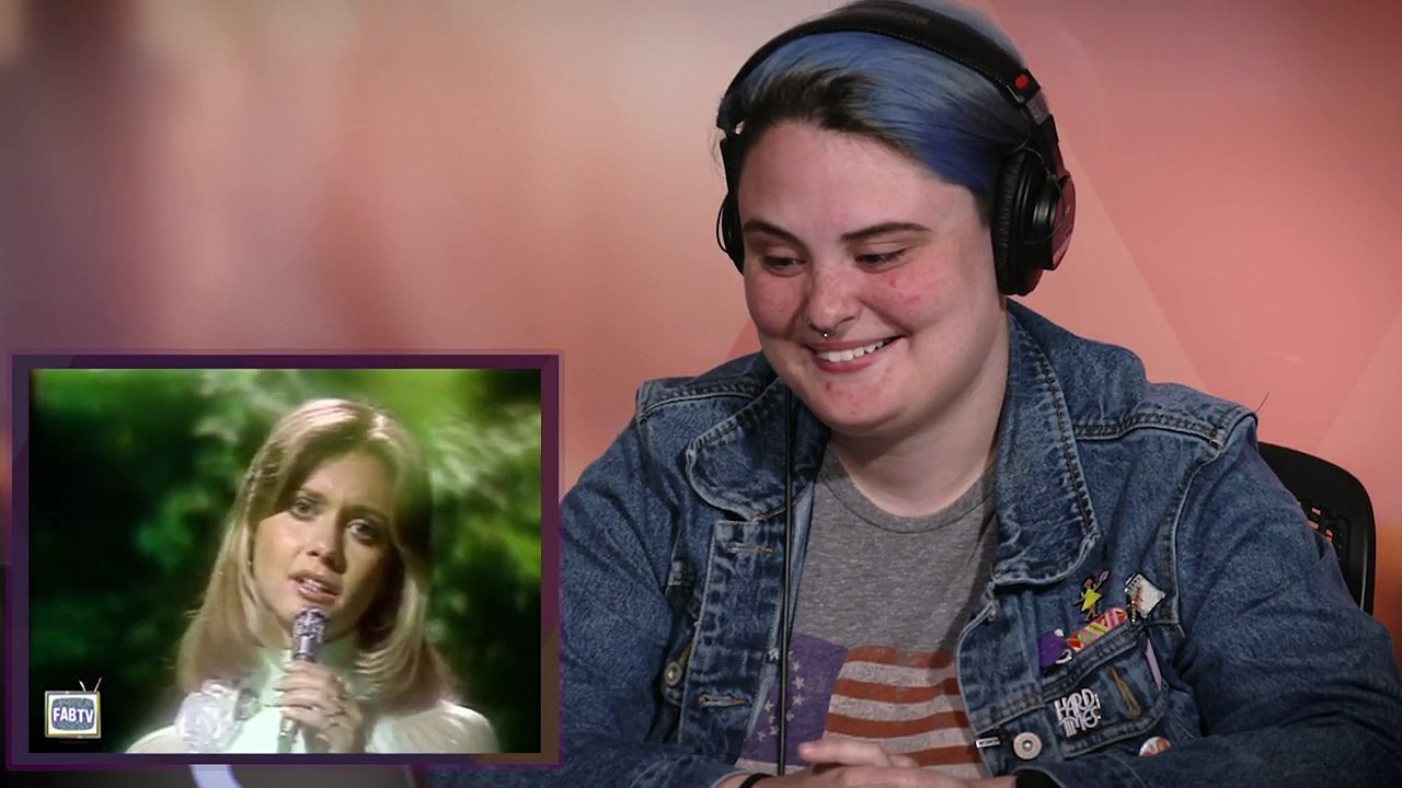 Hipsters React to '70s Fashion 🎥