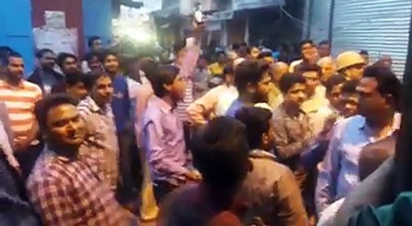 nagina up lathicharge