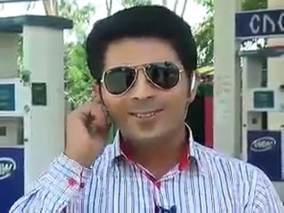 newscaster in in lighter mode