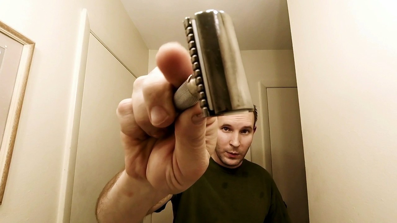 Frank Shaving Synthetic Knot