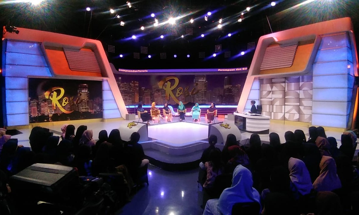 Perempuan & Bom Bunuh Diri [360 cam] - ROSI (5)