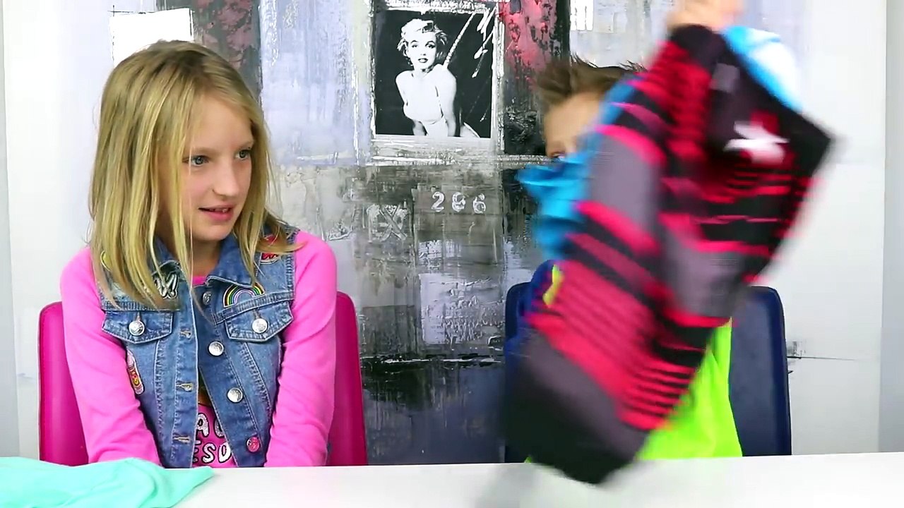 CLOTHES SWAP Challenge _ GamerGirl _ RonaldOMG