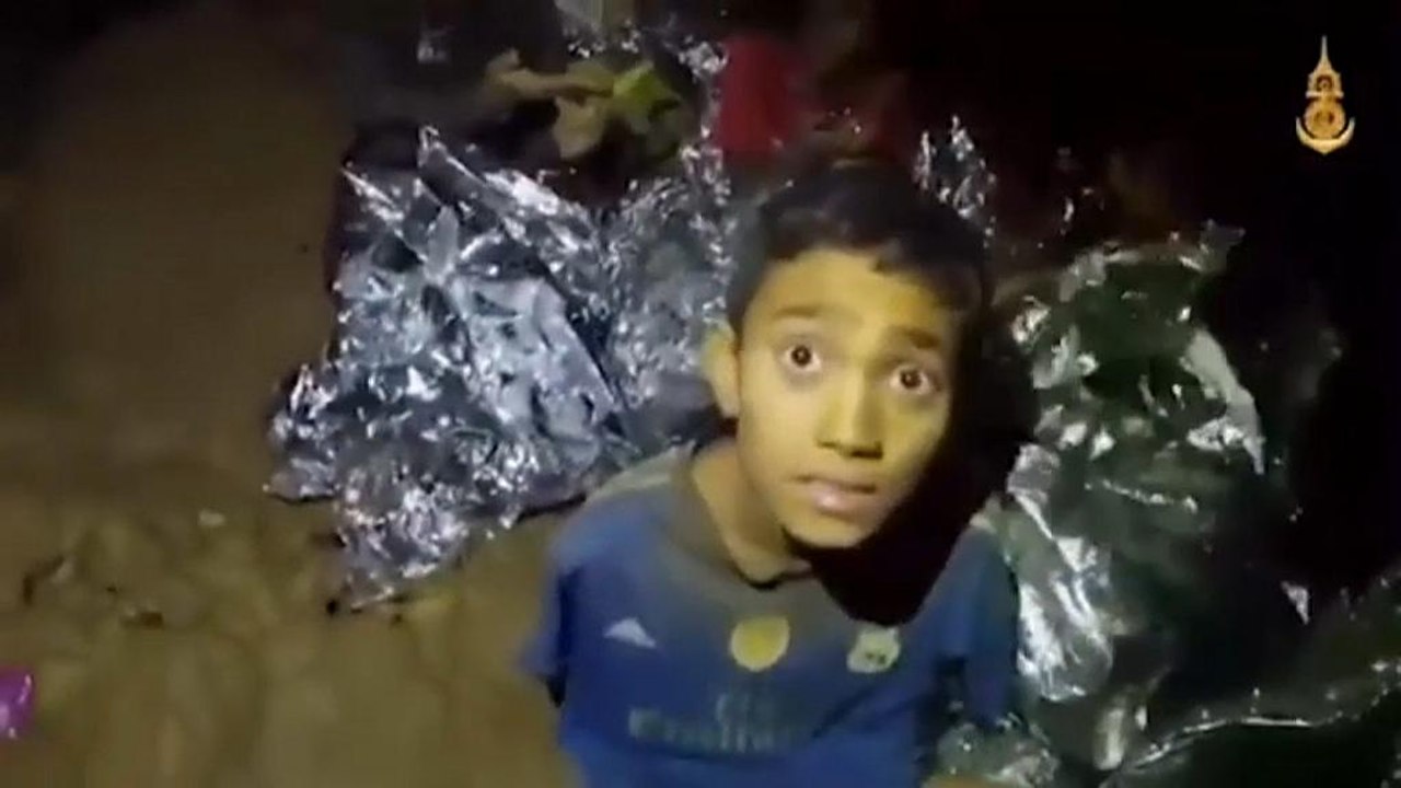 Operações de resgate reiniciadas na Tailândia