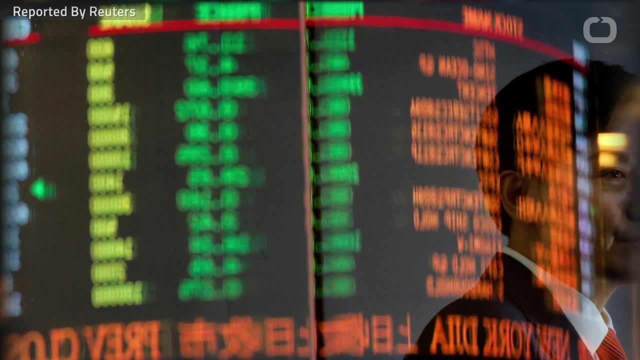 Xiaomi Has Rough Debut After IPO