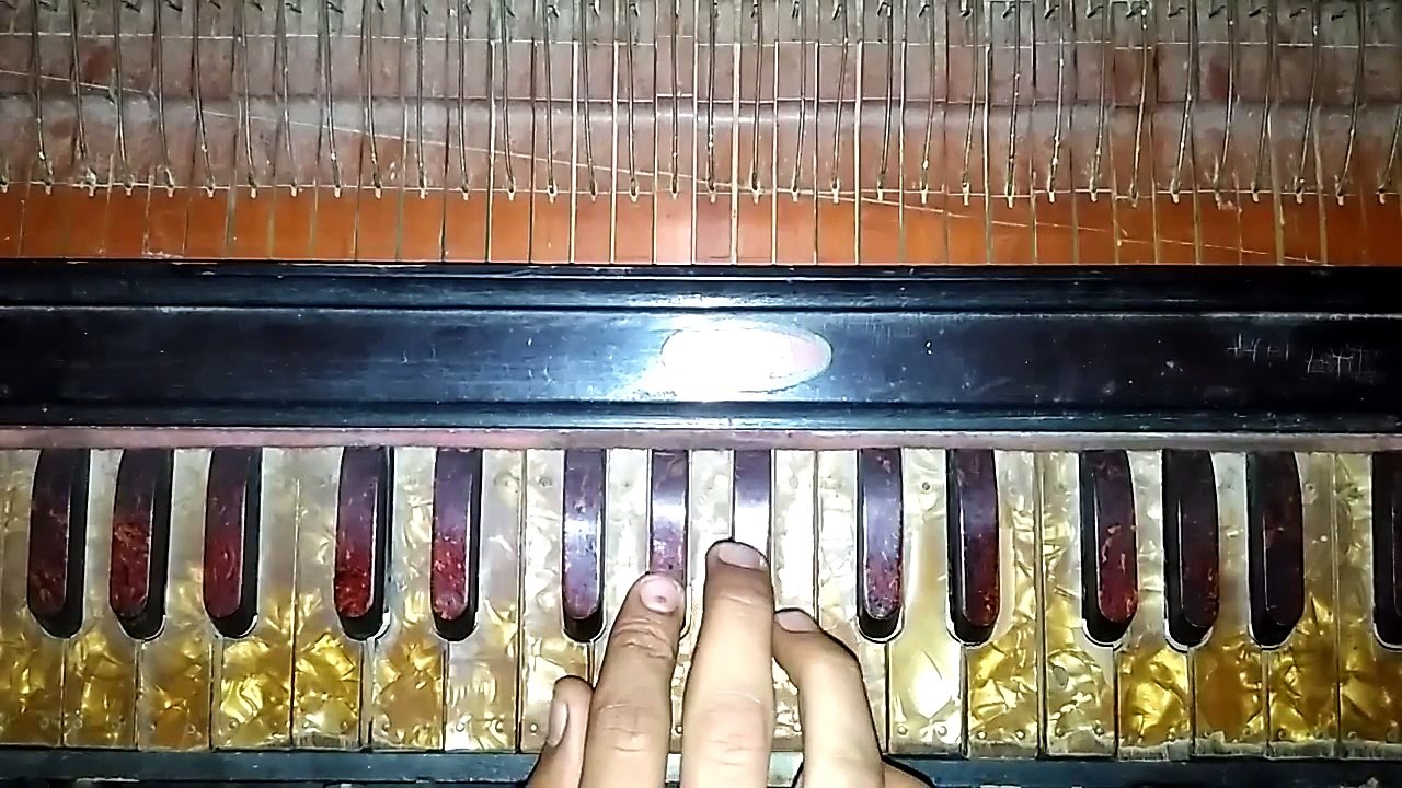 Mile ho tum humko bade naseebo se